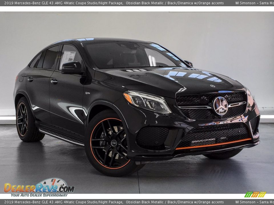 Front 3/4 View of 2019 Mercedes-Benz GLE 43 AMG 4Matic Coupe Studio/Night Package Photo #12