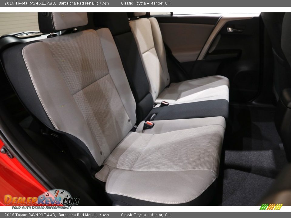 2016 Toyota RAV4 XLE AWD Barcelona Red Metallic / Ash Photo #16