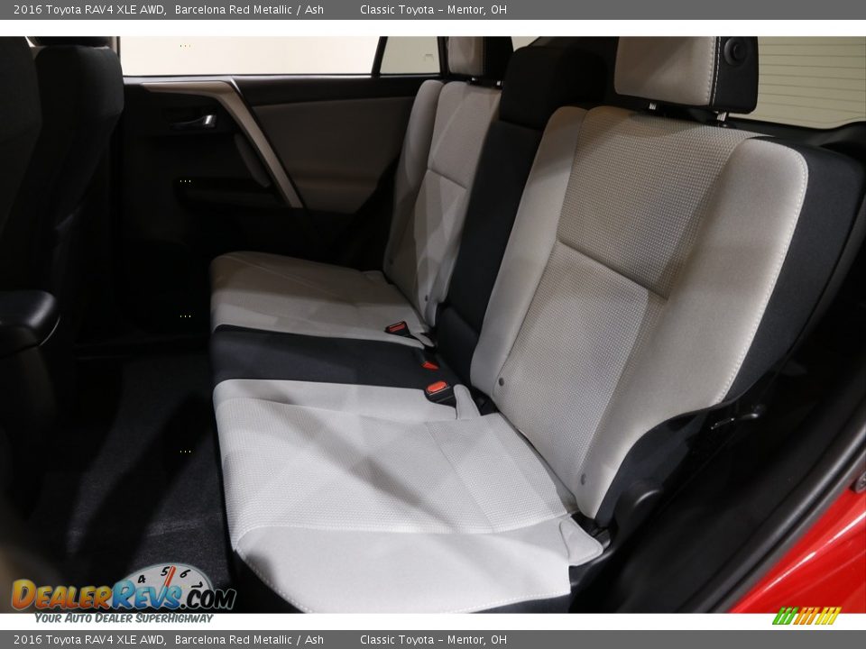 2016 Toyota RAV4 XLE AWD Barcelona Red Metallic / Ash Photo #17