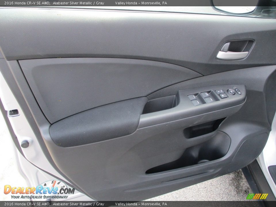 Door Panel of 2016 Honda CR-V SE AWD Photo #10