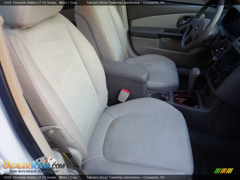 2005 Chevrolet Malibu LT V6 Sedan White / Gray Photo #10