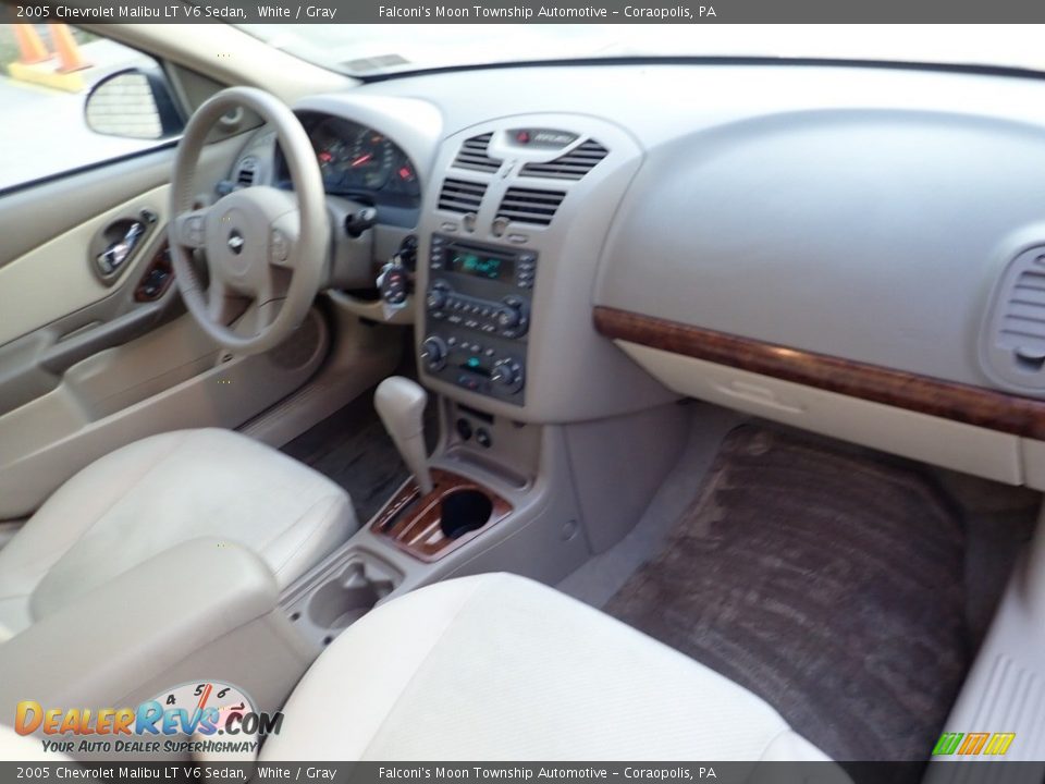 2005 Chevrolet Malibu LT V6 Sedan White / Gray Photo #11