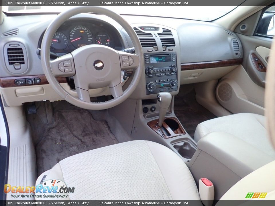 2005 Chevrolet Malibu LT V6 Sedan White / Gray Photo #17