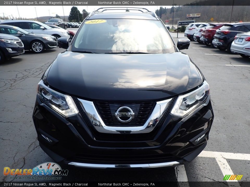 2017 Nissan Rogue SL AWD Magnetic Black / Charcoal Photo #3