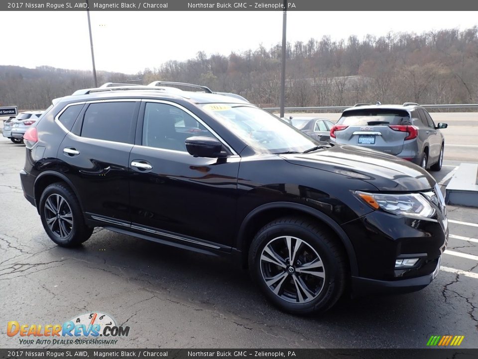 2017 Nissan Rogue SL AWD Magnetic Black / Charcoal Photo #4