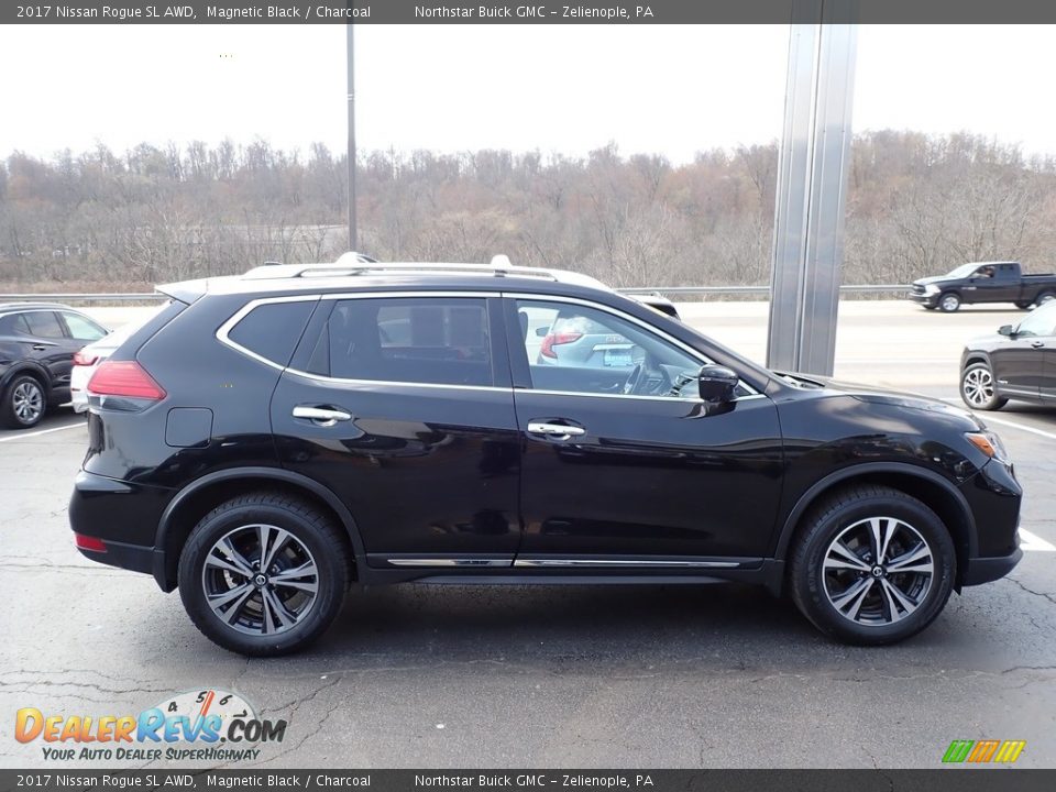 2017 Nissan Rogue SL AWD Magnetic Black / Charcoal Photo #5