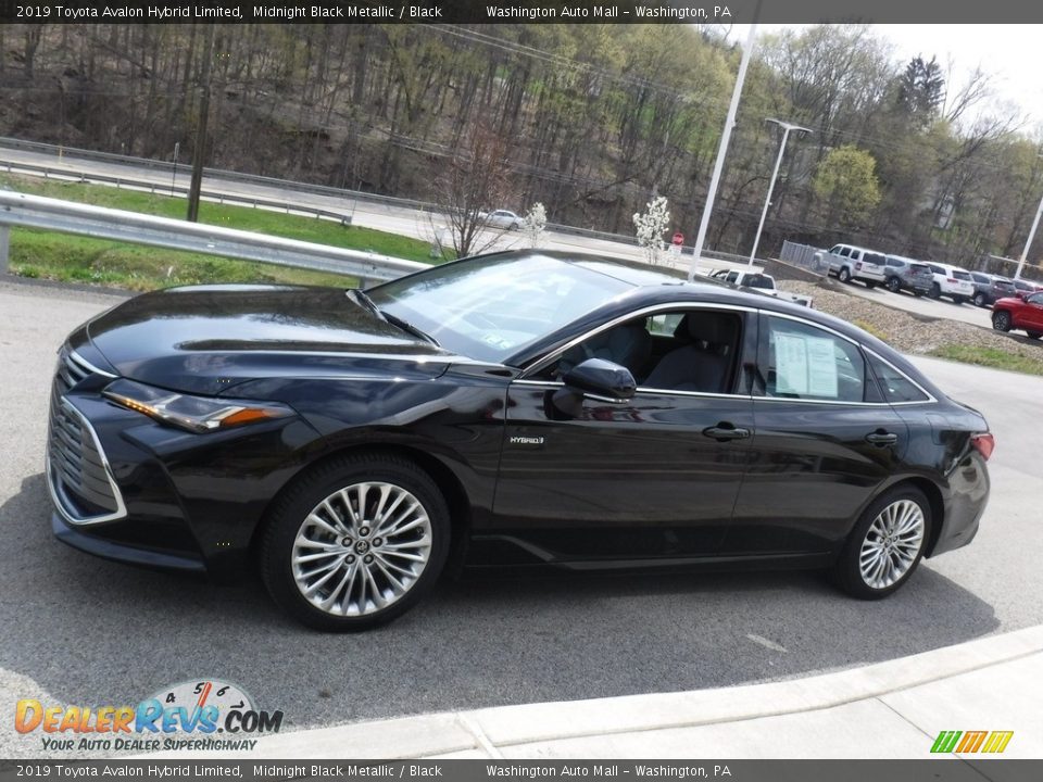 2019 Toyota Avalon Hybrid Limited Midnight Black Metallic / Black Photo #15