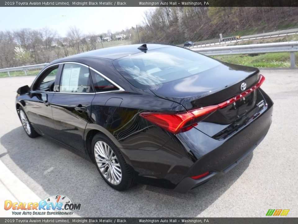 2019 Toyota Avalon Hybrid Limited Midnight Black Metallic / Black Photo #16