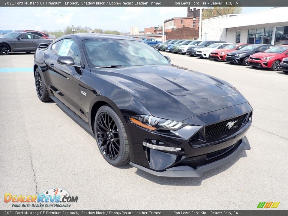 Front 3/4 View of 2021 Ford Mustang GT Premium Fastback Photo #3