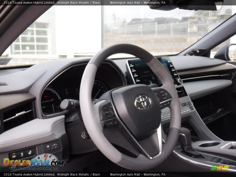 2019 Toyota Avalon Hybrid Limited Midnight Black Metallic / Black Photo #22