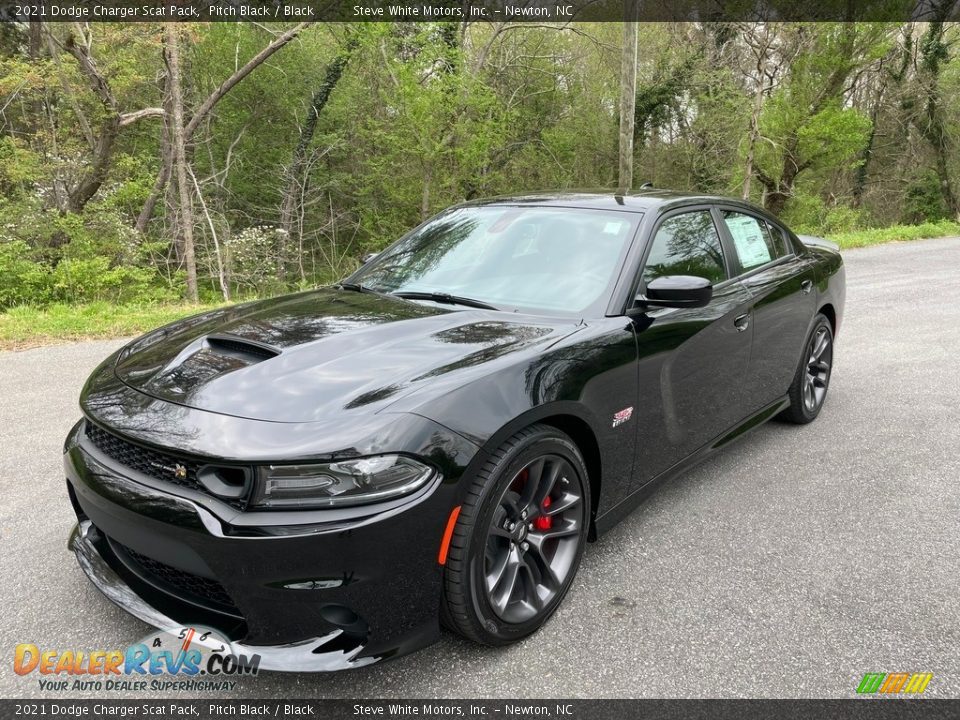 Front 3/4 View of 2021 Dodge Charger Scat Pack Photo #2