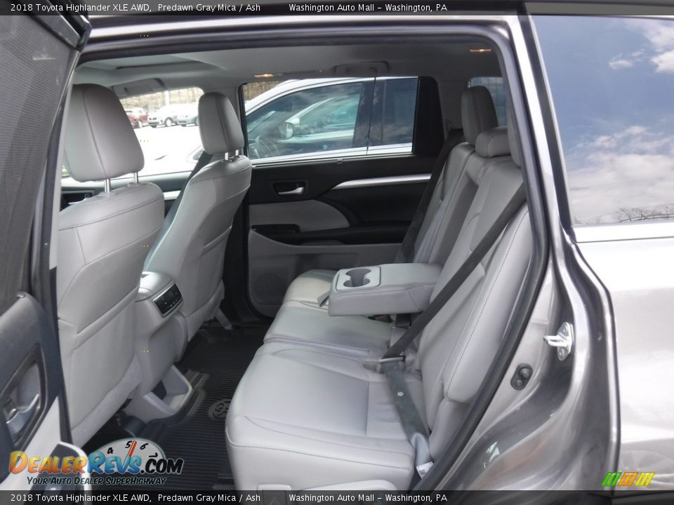 2018 Toyota Highlander XLE AWD Predawn Gray Mica / Ash Photo #28