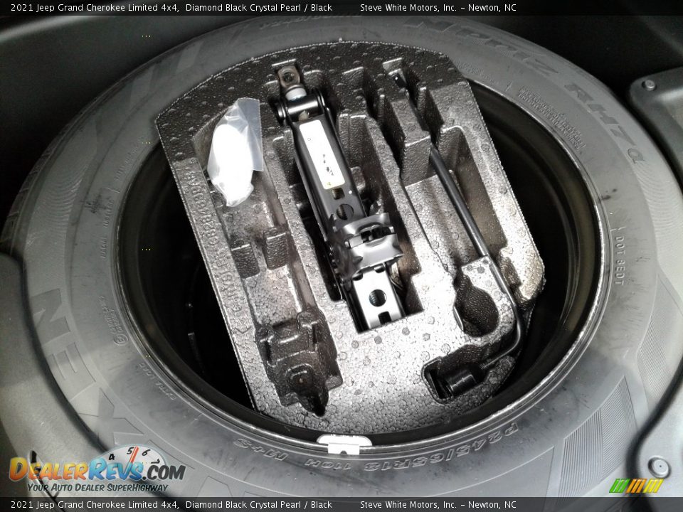2021 Jeep Grand Cherokee Limited 4x4 Diamond Black Crystal Pearl / Black Photo #15
