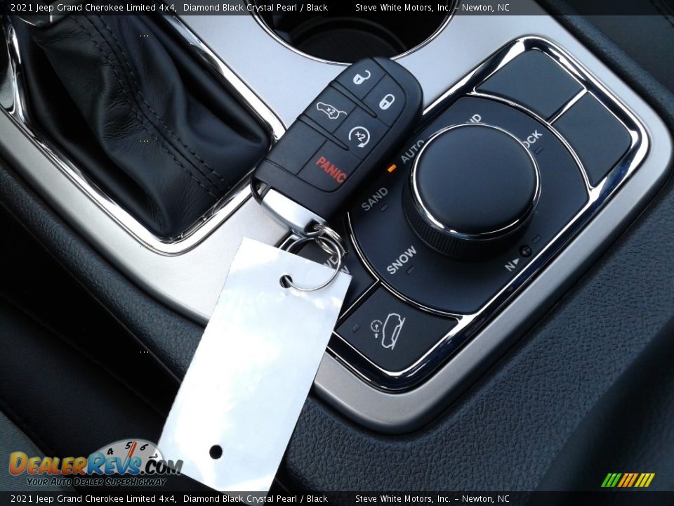 2021 Jeep Grand Cherokee Limited 4x4 Diamond Black Crystal Pearl / Black Photo #34