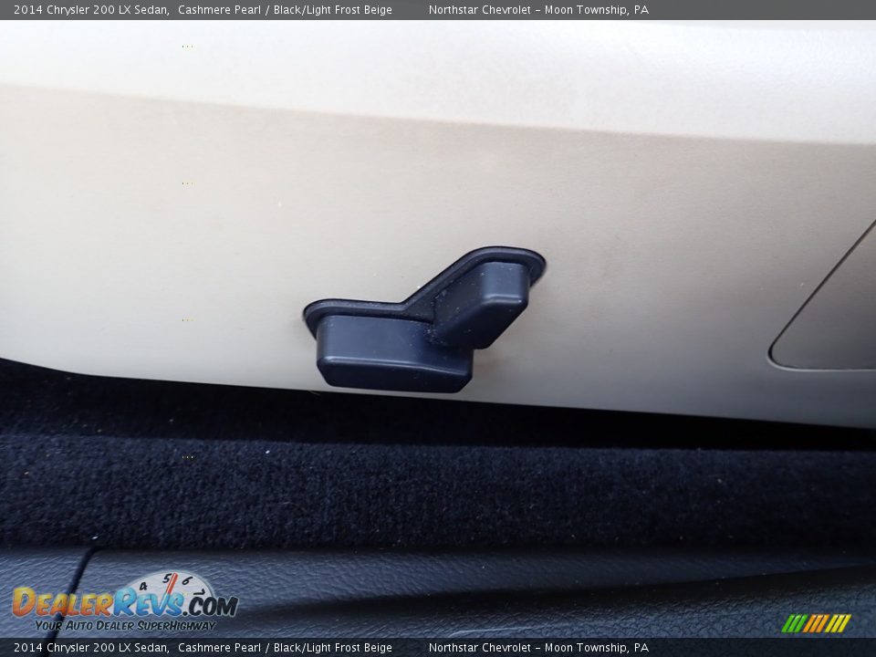 2014 Chrysler 200 LX Sedan Cashmere Pearl / Black/Light Frost Beige Photo #24