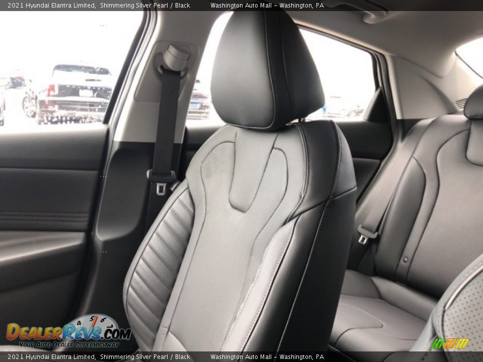 Front Seat of 2021 Hyundai Elantra Limited Photo #16