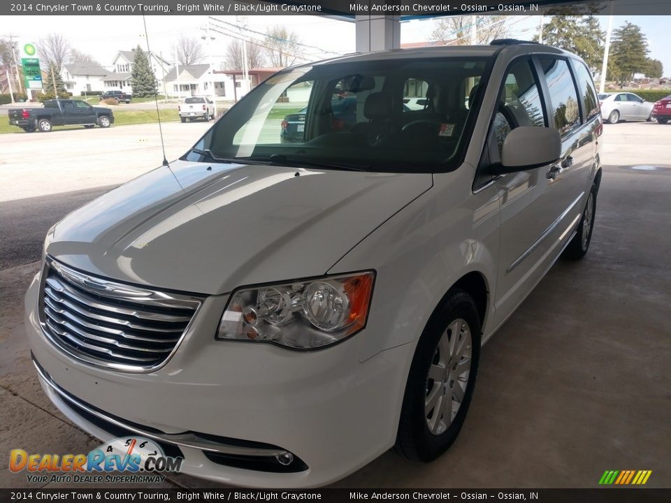 2014 Chrysler Town & Country Touring Bright White / Black/Light Graystone Photo #9