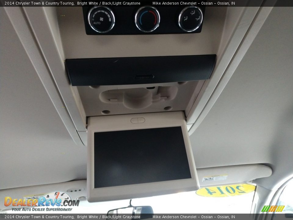 2014 Chrysler Town & Country Touring Bright White / Black/Light Graystone Photo #18