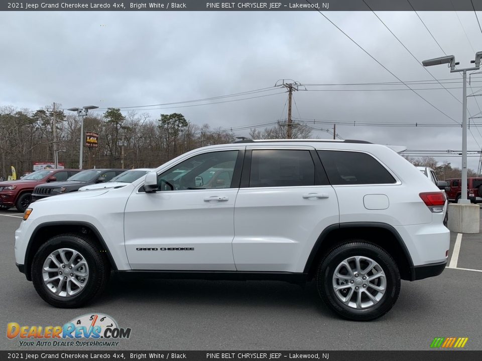 2021 Jeep Grand Cherokee Laredo 4x4 Bright White / Black Photo #4