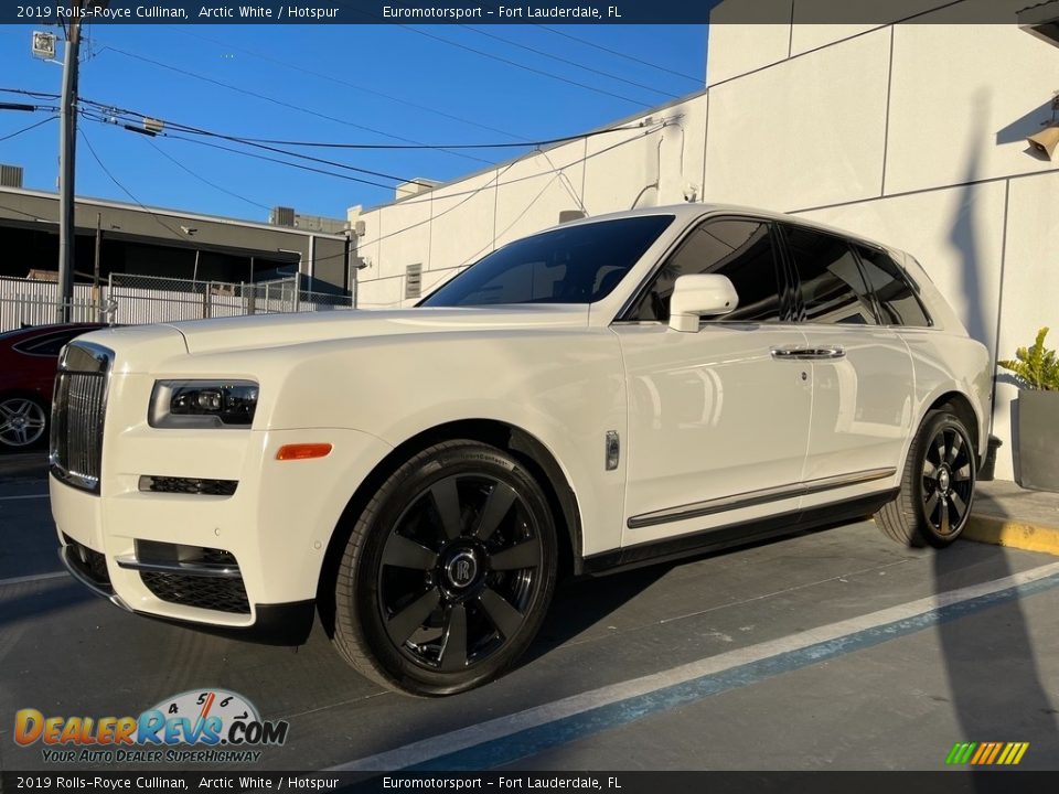 Arctic White 2019 Rolls-Royce Cullinan  Photo #1