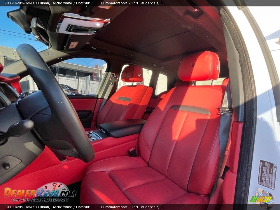 Front Seat of 2019 Rolls-Royce Cullinan  Photo #12
