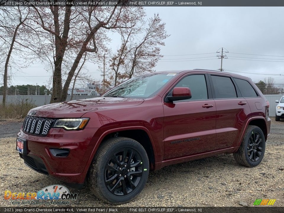 2021 Jeep Grand Cherokee Laredo 4x4 Velvet Red Pearl / Black Photo #1