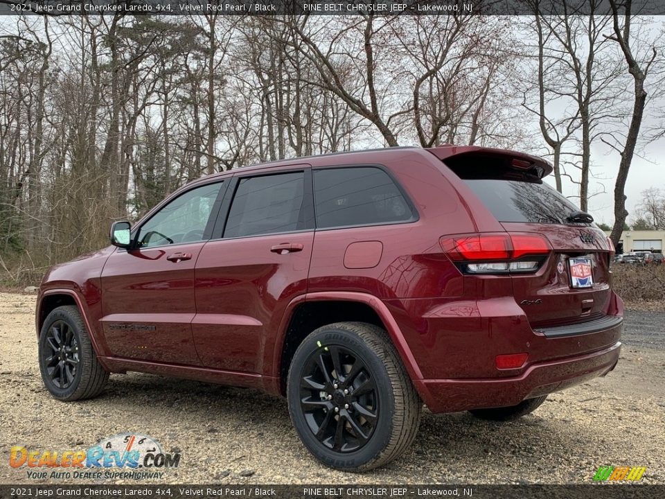 2021 Jeep Grand Cherokee Laredo 4x4 Velvet Red Pearl / Black Photo #6