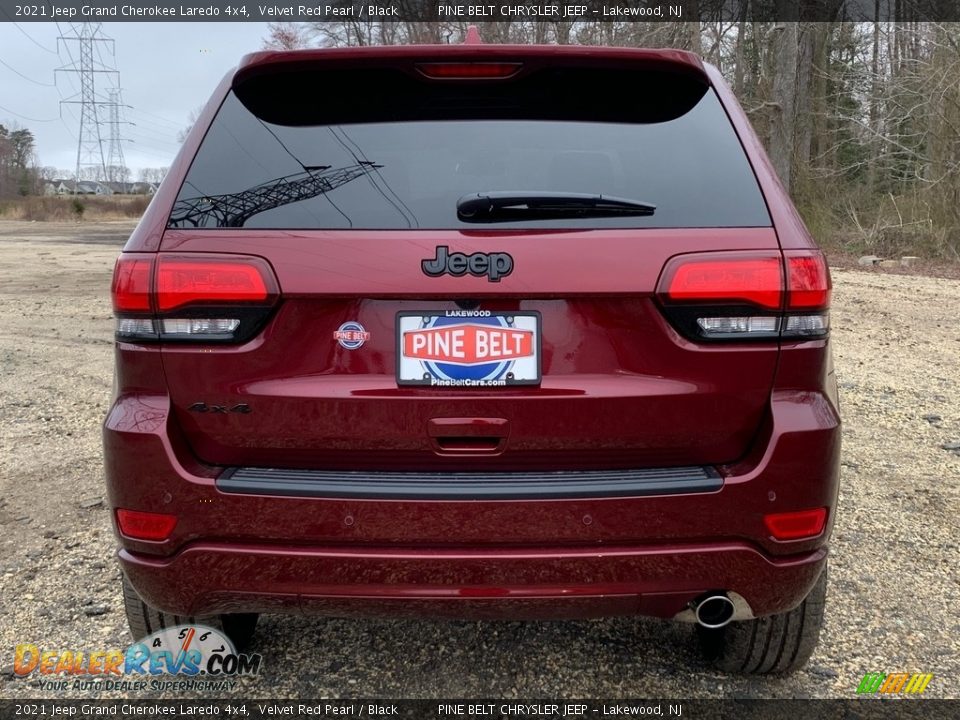 2021 Jeep Grand Cherokee Laredo 4x4 Velvet Red Pearl / Black Photo #7