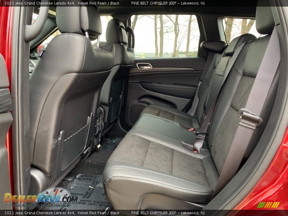 2021 Jeep Grand Cherokee Laredo 4x4 Velvet Red Pearl / Black Photo #9