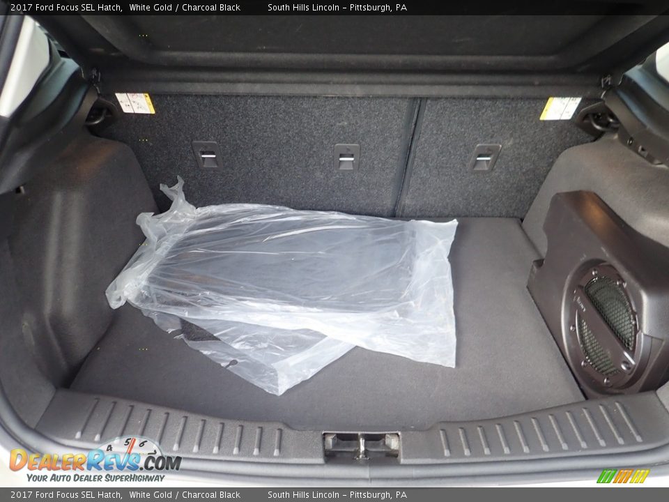 2017 Ford Focus SEL Hatch White Gold / Charcoal Black Photo #5