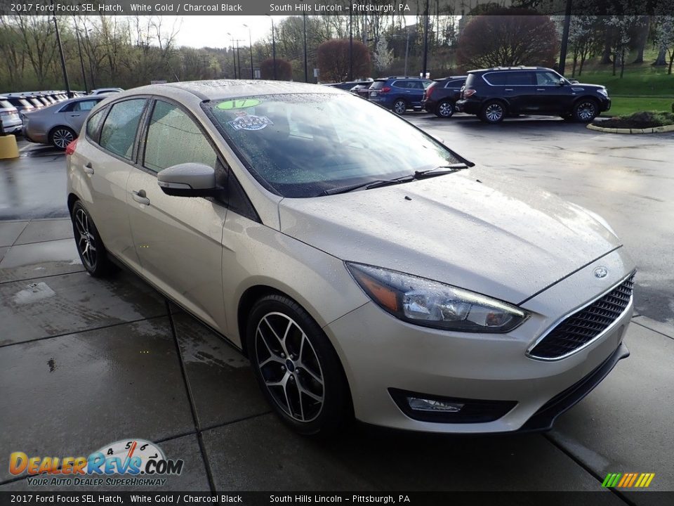 2017 Ford Focus SEL Hatch White Gold / Charcoal Black Photo #9