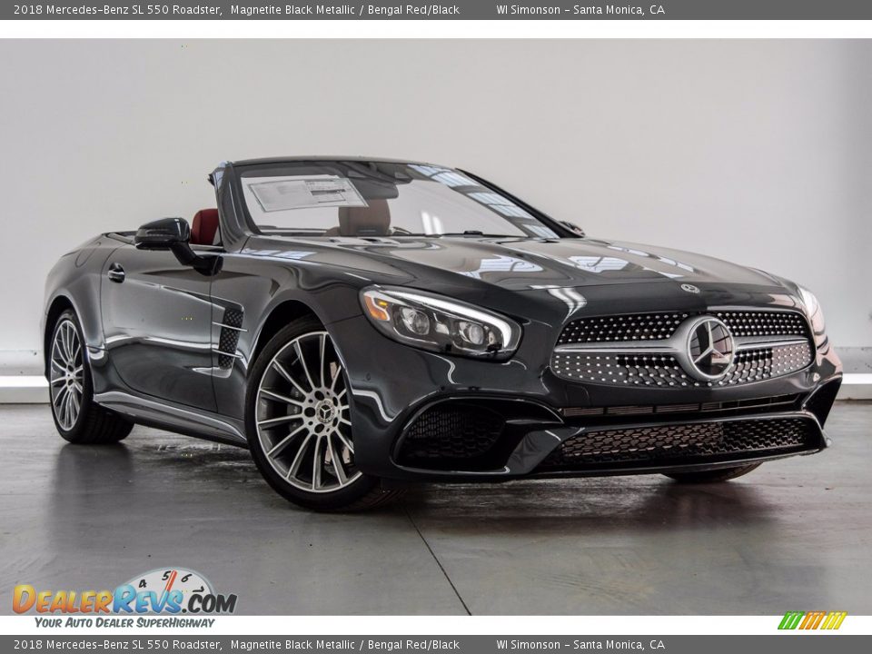 Front 3/4 View of 2018 Mercedes-Benz SL 550 Roadster Photo #12