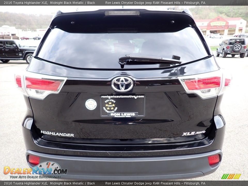 2016 Toyota Highlander XLE Midnight Black Metallic / Black Photo #4