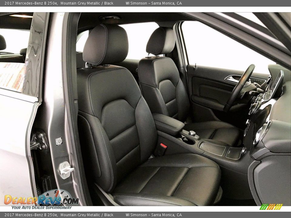Front Seat of 2017 Mercedes-Benz B 250e Photo #6