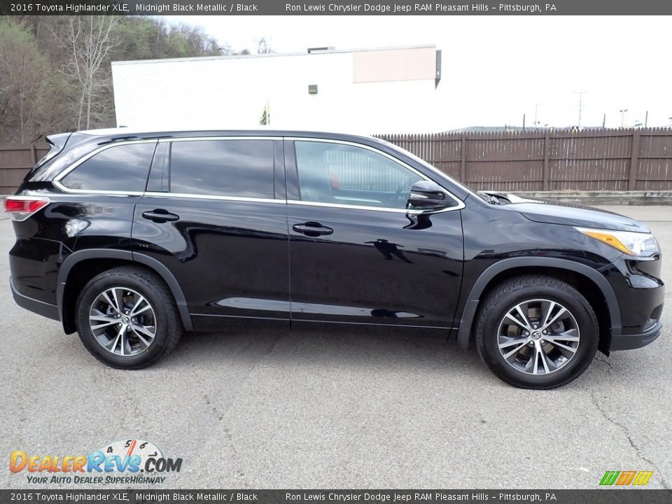 2016 Toyota Highlander XLE Midnight Black Metallic / Black Photo #7