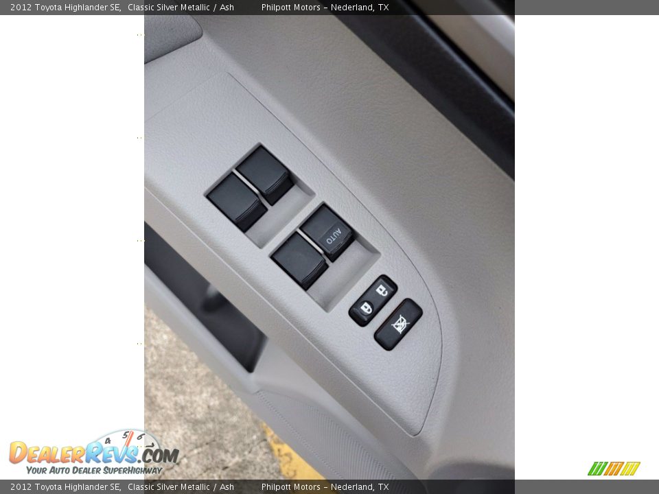 2012 Toyota Highlander SE Classic Silver Metallic / Ash Photo #14