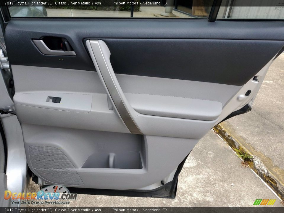 2012 Toyota Highlander SE Classic Silver Metallic / Ash Photo #28