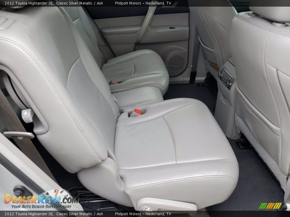 2012 Toyota Highlander SE Classic Silver Metallic / Ash Photo #31