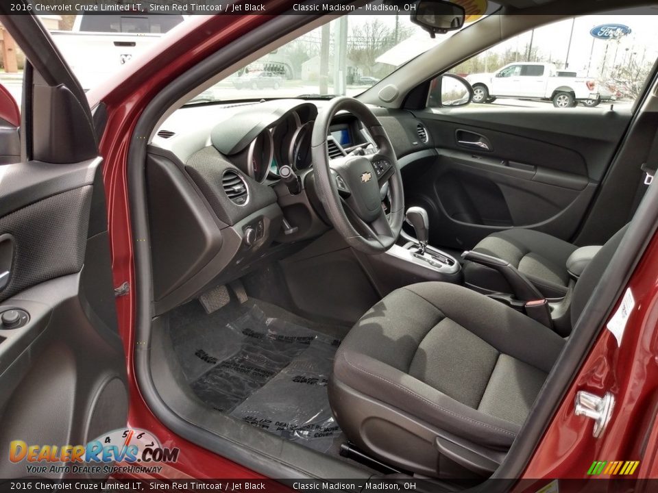 2016 Chevrolet Cruze Limited LT Siren Red Tintcoat / Jet Black Photo #10