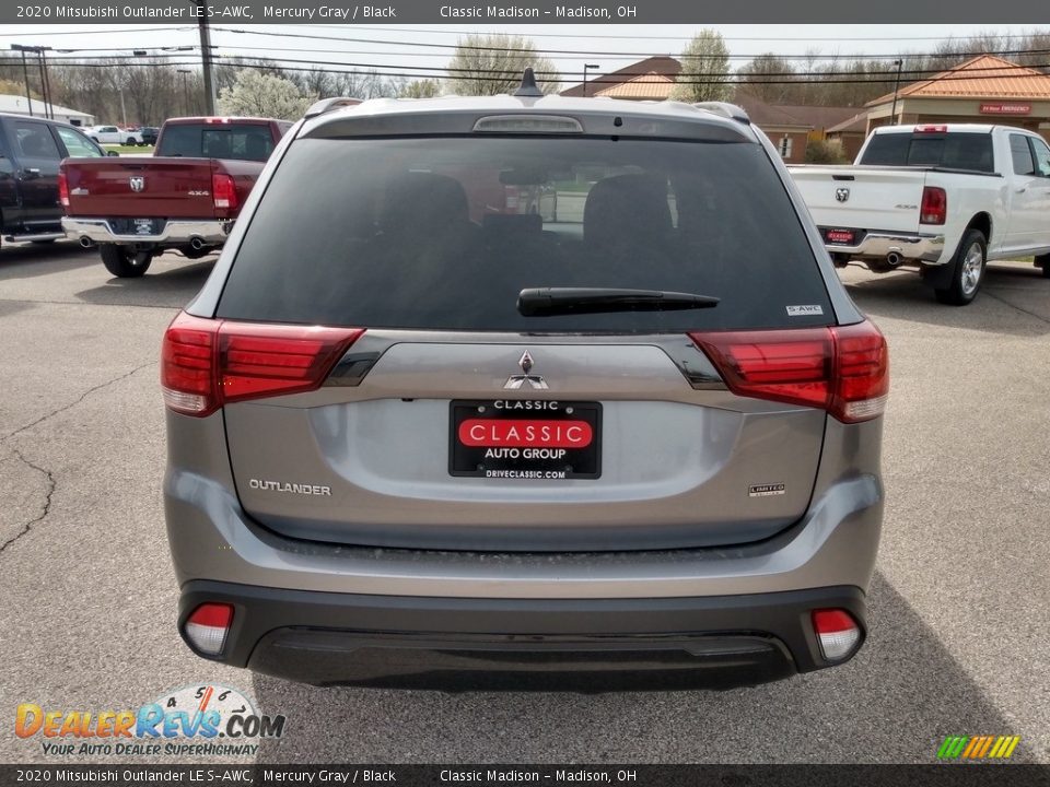 2020 Mitsubishi Outlander LE S-AWC Mercury Gray / Black Photo #7