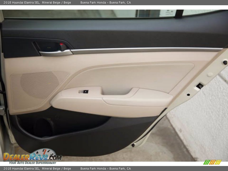 2018 Hyundai Elantra SEL Mineral Beige / Beige Photo #32