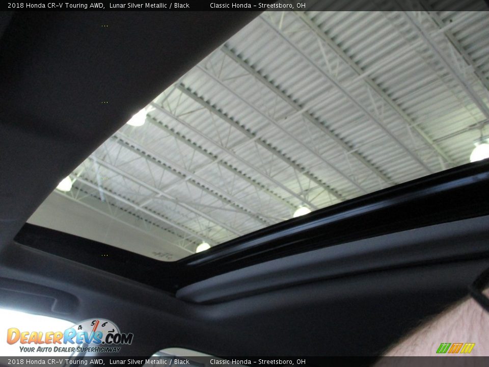 2018 Honda CR-V Touring AWD Lunar Silver Metallic / Black Photo #28