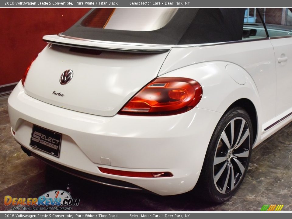 2018 Volkswagen Beetle S Convertible Pure White / Titan Black Photo #5