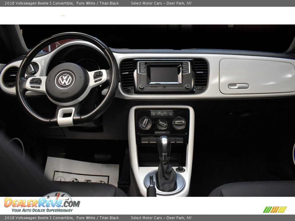 2018 Volkswagen Beetle S Convertible Pure White / Titan Black Photo #17