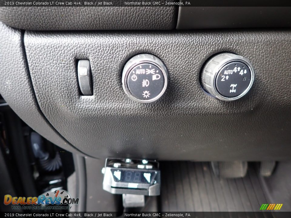 2019 Chevrolet Colorado LT Crew Cab 4x4 Black / Jet Black Photo #21