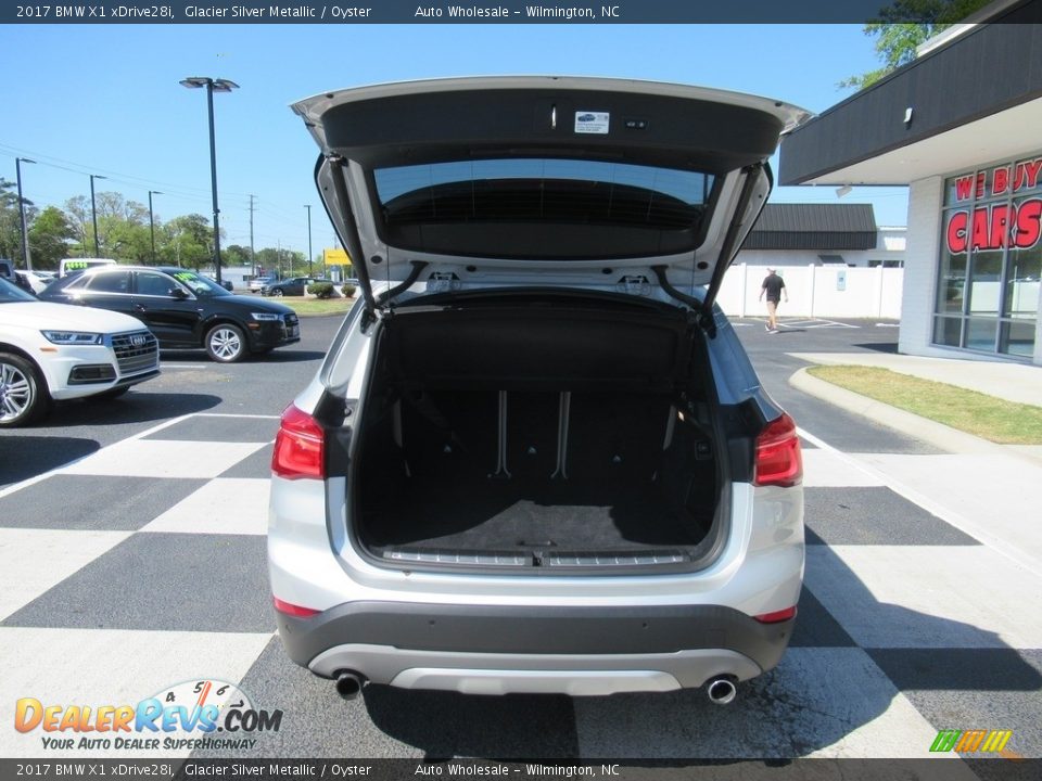 2017 BMW X1 xDrive28i Glacier Silver Metallic / Oyster Photo #5