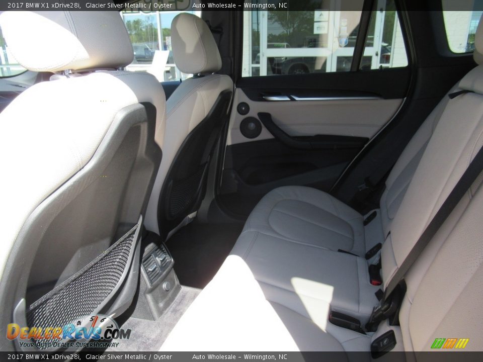2017 BMW X1 xDrive28i Glacier Silver Metallic / Oyster Photo #10