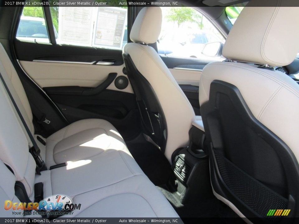 2017 BMW X1 xDrive28i Glacier Silver Metallic / Oyster Photo #12