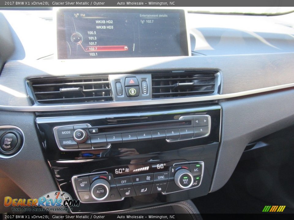 2017 BMW X1 xDrive28i Glacier Silver Metallic / Oyster Photo #17