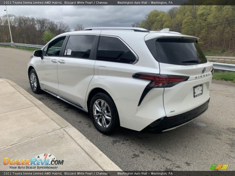 2021 Toyota Sienna Limited AWD Hybrid Blizzard White Pearl / Chateau Photo #2